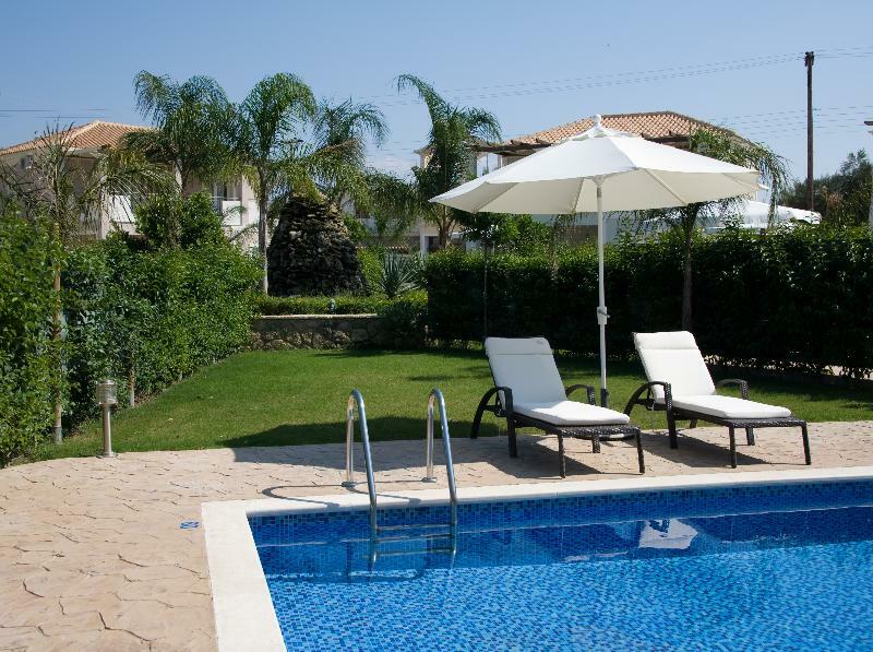Mamfredas Luxury Resort Plános エクステリア 写真